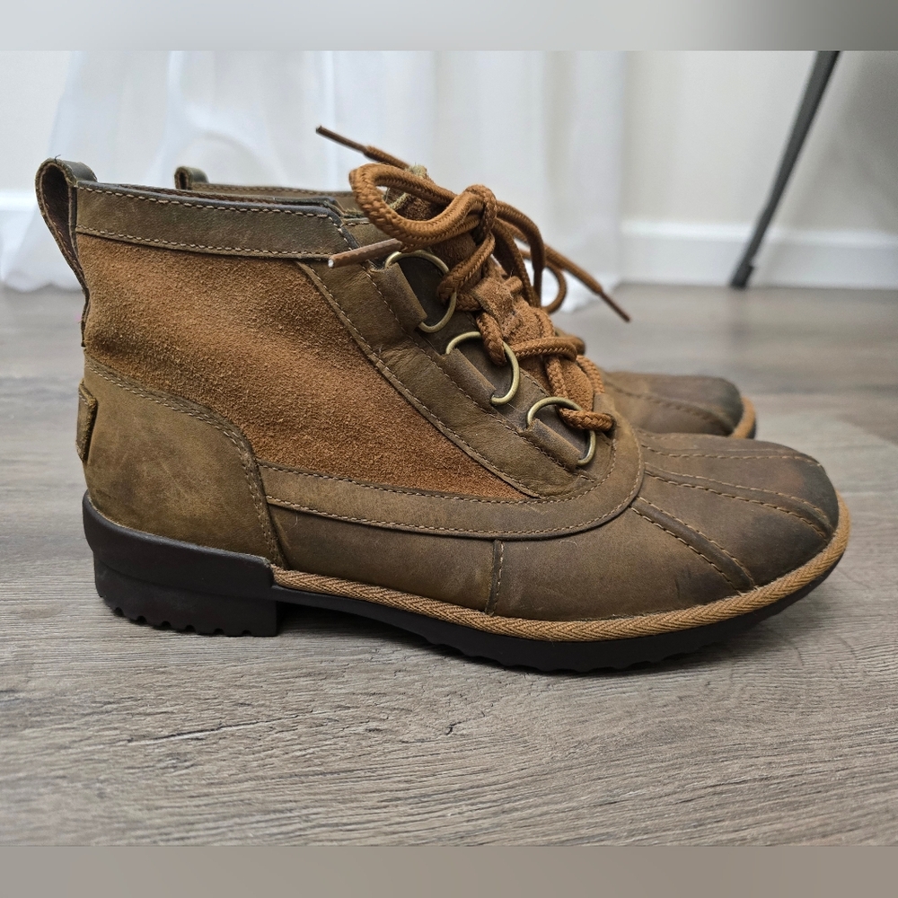 UGG Heather Waterproof Leather Suede Booties Chestnut Womens Size 6.5